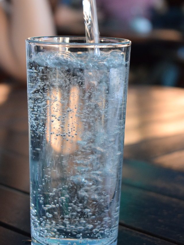 5 Disadvantages of drinking less water